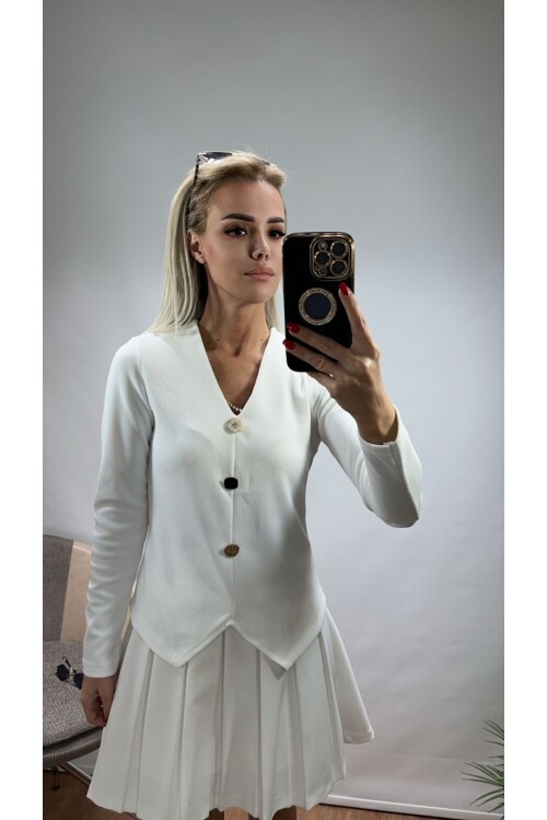 SF023 DÜĞMELİ VE YAKA