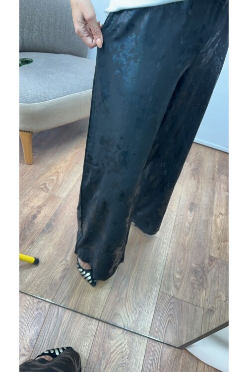 SF054 İPEK KENDİNDEN DESENLİ SATEN PANTOLON